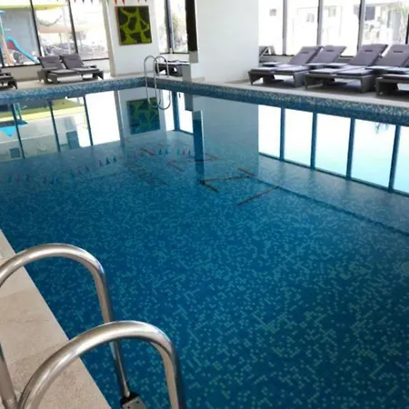 Romantique In Alezzi Cu Piscina Interioara Incalzita Sauna Masaj Gym Parking