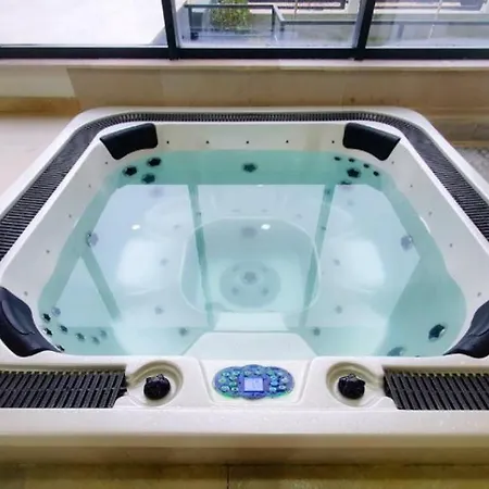 Romantique In Alezzi Cu Piscina Interioara Incalzita Sauna Masaj Gym Parking Năvodari