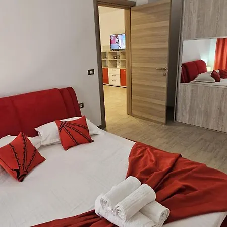 Romantique In Alezzi Cu Piscina Interioara Incalzita Sauna Masaj Gym Parking Apartment *