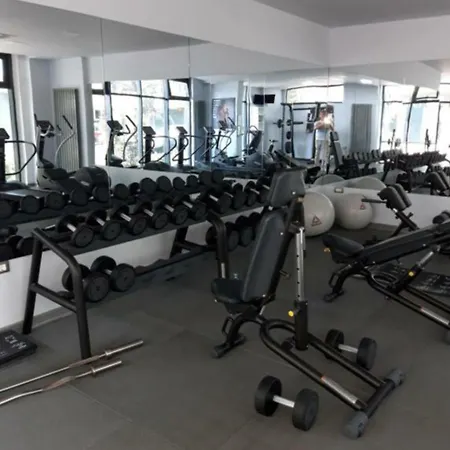 Apartment Romantique In Alezzi Cu Piscina Interioara Incalzita Sauna Masaj Gym Parking Navodari
