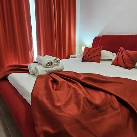 Romantique In Alezzi Cu Piscina Interioara Incalzita Sauna Masaj Gym Parking Apartment