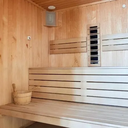 Apartment Romantique In Alezzi Cu Piscina Interioara Incalzita Sauna Masaj Gym Parking Navodari